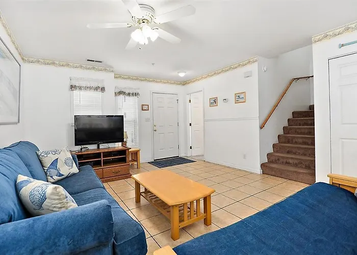Just Steps To The Boardwalk From 3 Bedroom Townhome! Ocean City