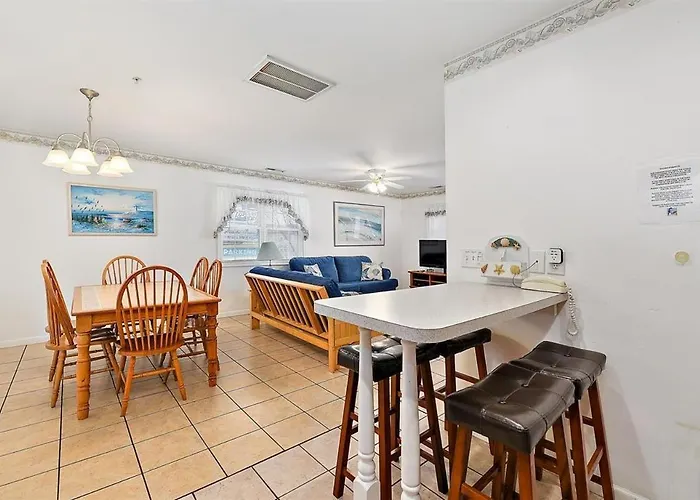 Holiday home Just Steps To The Boardwalk From 3 Bedroom Townhome! Ocean City