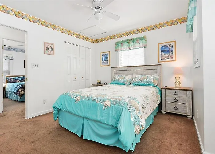 Holiday home Just Steps To The Boardwalk From 3 Bedroom Townhome! Ocean City