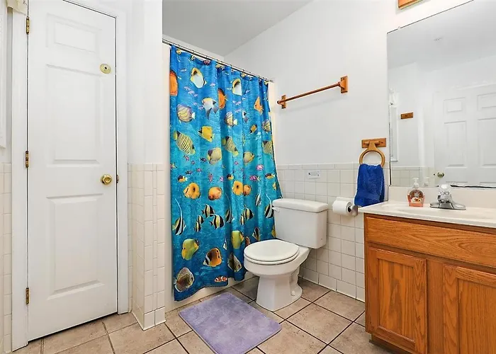 Just Steps To The Boardwalk From 3 Bedroom Townhome! * Ocean City