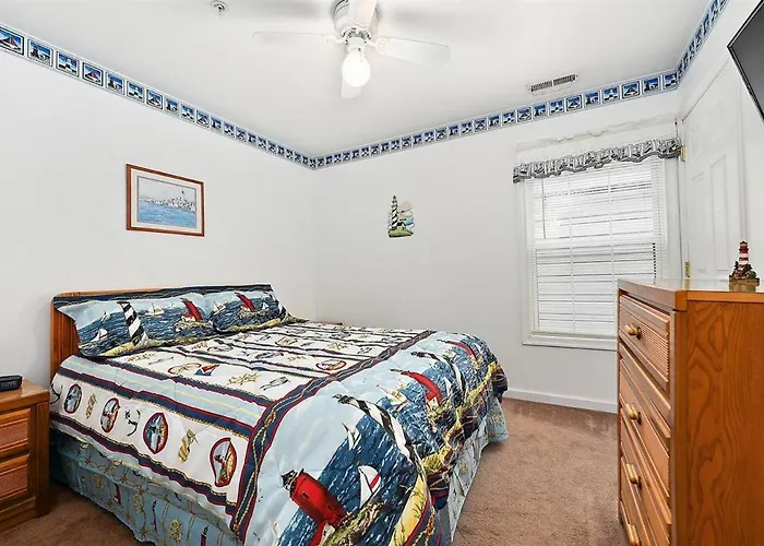 Just Steps To The Boardwalk From 3 Bedroom Townhome! * Ocean City