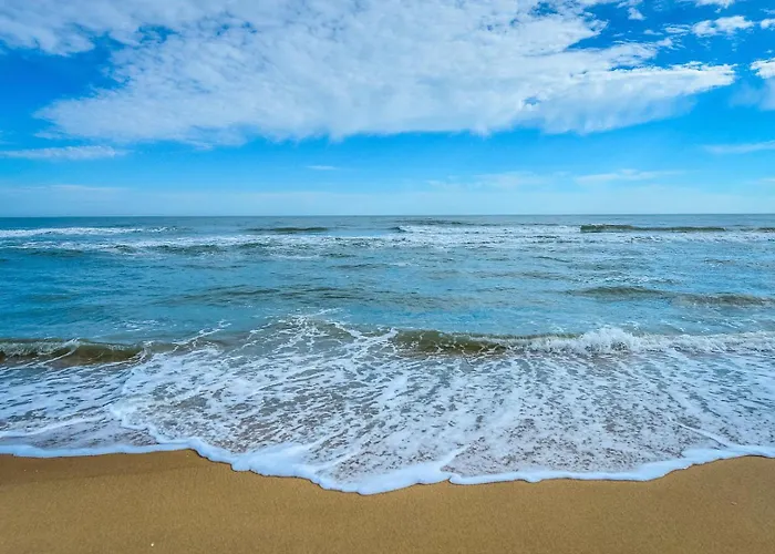 Just Steps To The Boardwalk From 3 Bedroom Townhome! Ocean City